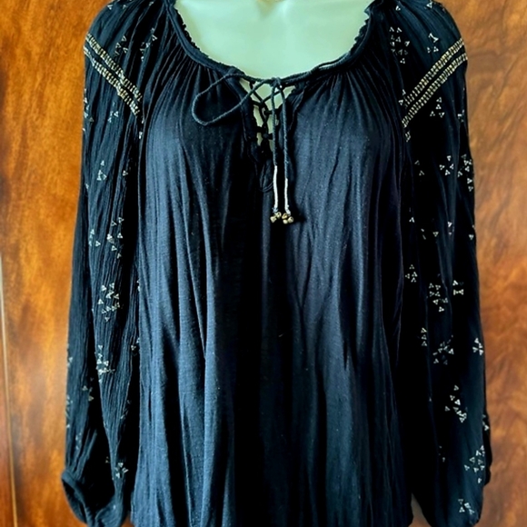 Free People Tops - EUC Free People Black Embroidered Blouse